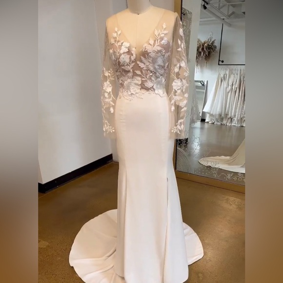 WTOO Rylan Gown - Picture 1 of 5